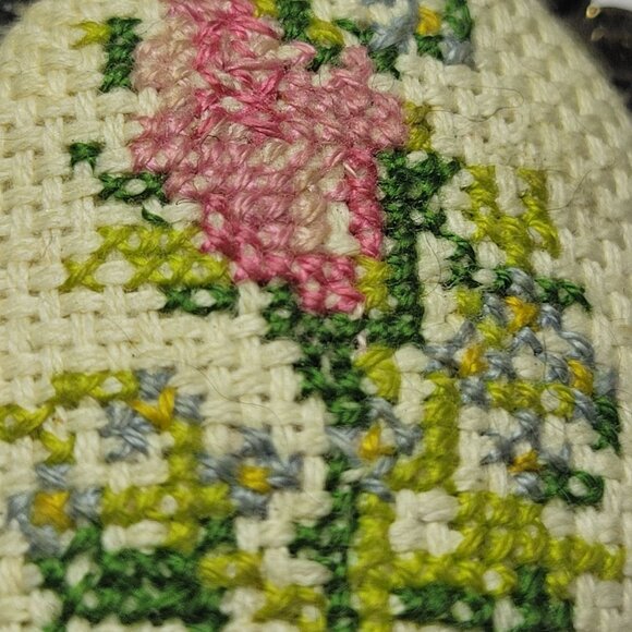 Cross Stitch Floral Vintage Brooch Pendant Signed the Creative Circle Flower - Picture 3 of 5